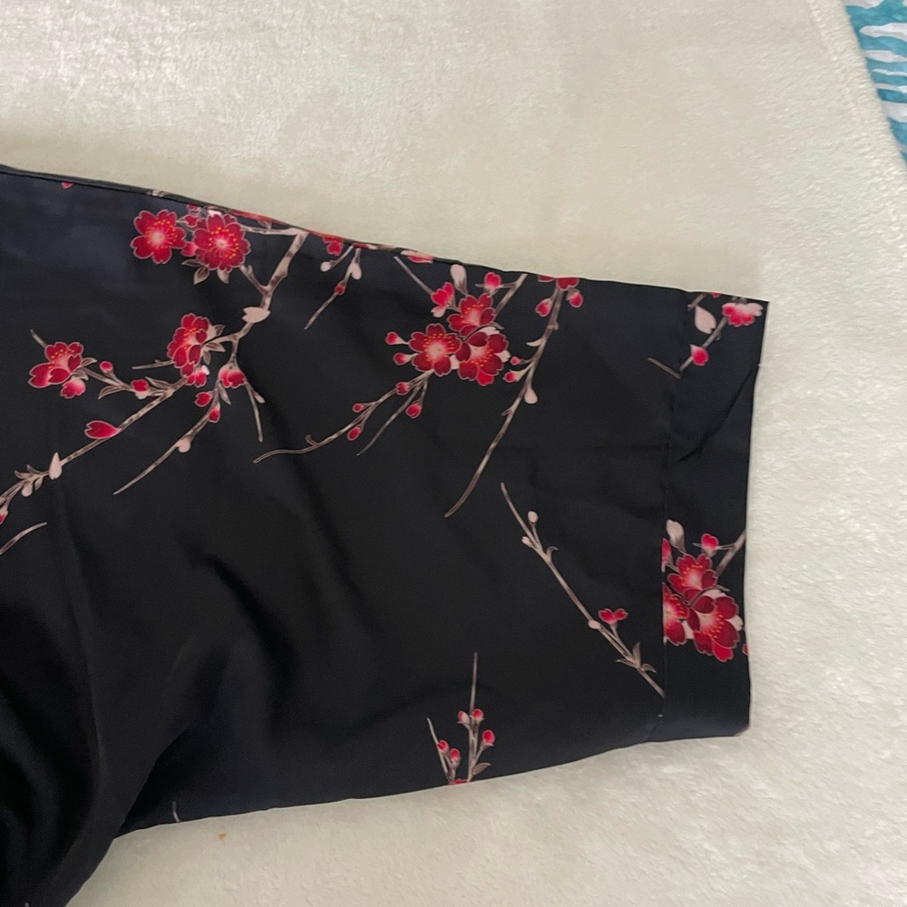 Kim + One Black Floral Cherry Blossom & Crane Robe - Picture 7 of 11